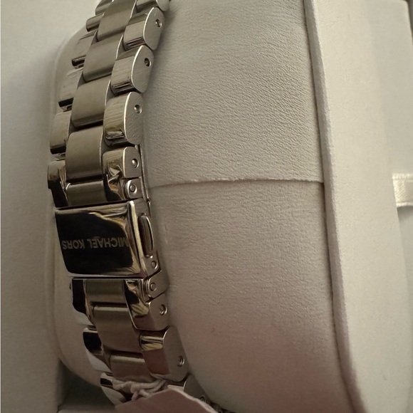 Michael Kors Glittering Silver Smartwatch MKT5020 - Picture 8 of 9